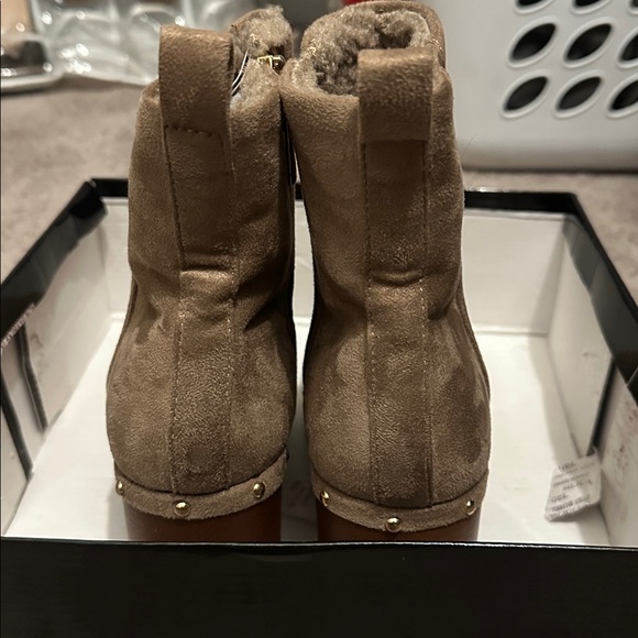 NEW YORK and COMPANY Heeled Ankle Boot - Picture 7 of 8